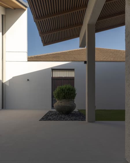 Baan Tectonix House